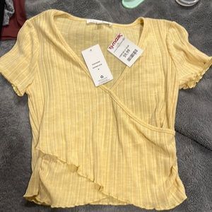 Very cute yellow blouse